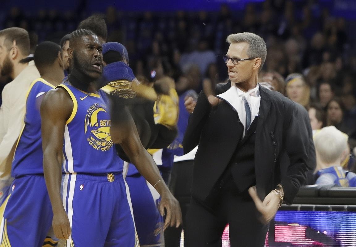 金州勇士队德雷蒙德·格林与史蒂夫·科尔爆发激烈冲突，更衣室矛盾引关注